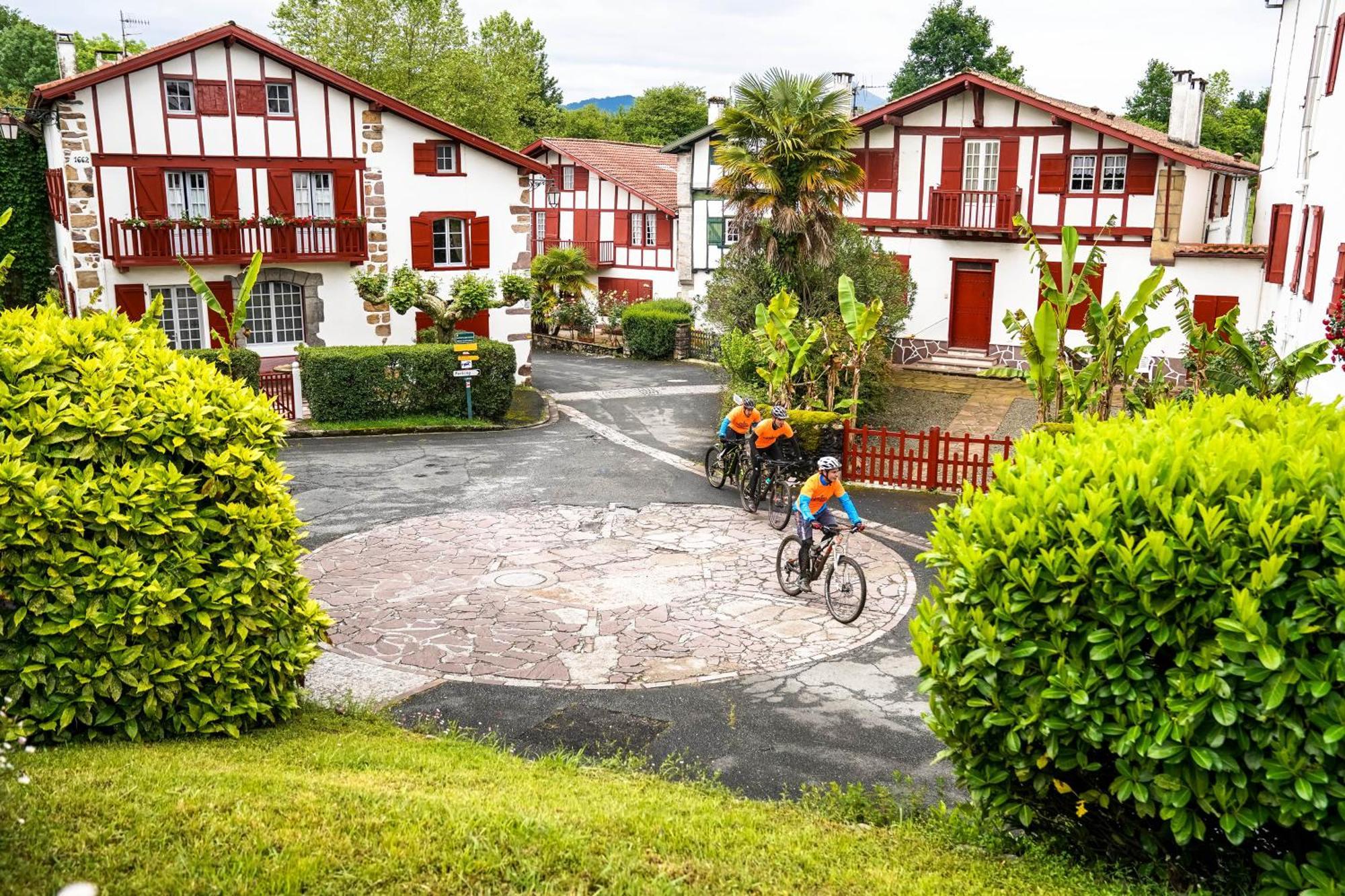 Hotel Ithurria - Teritoria Aïnhoa Eksteriør billede